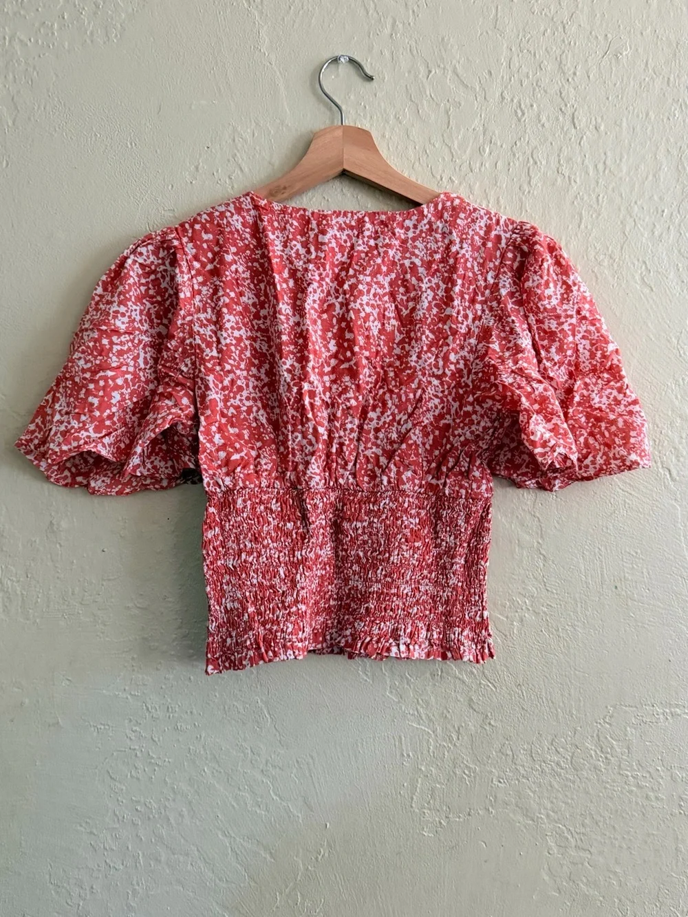 Abercrombie & Fitch Coral and White Floral Puff-Sleeve Smocked Top